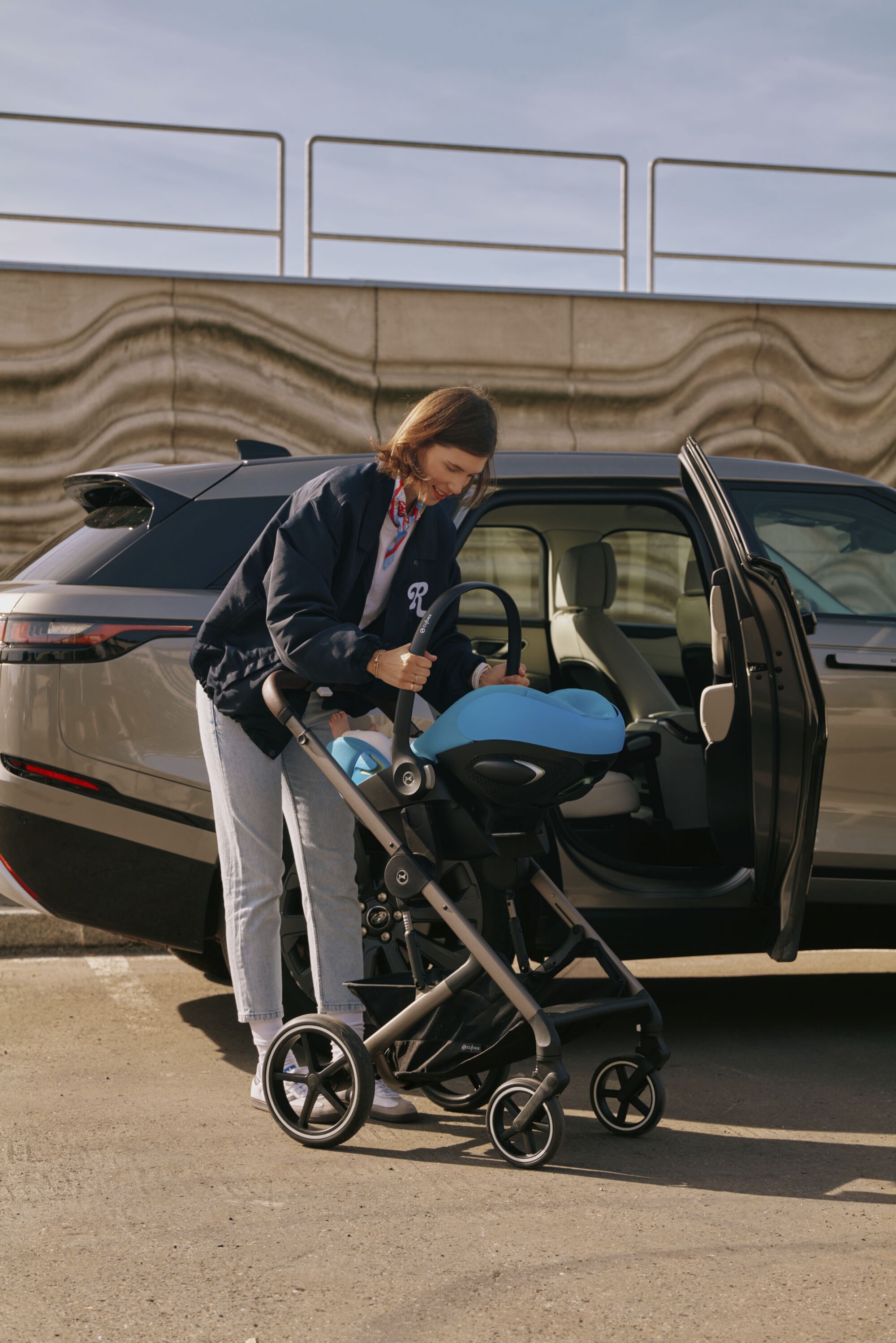 Cybex Cloud G i-Size Plus Car Seat - Moon Black